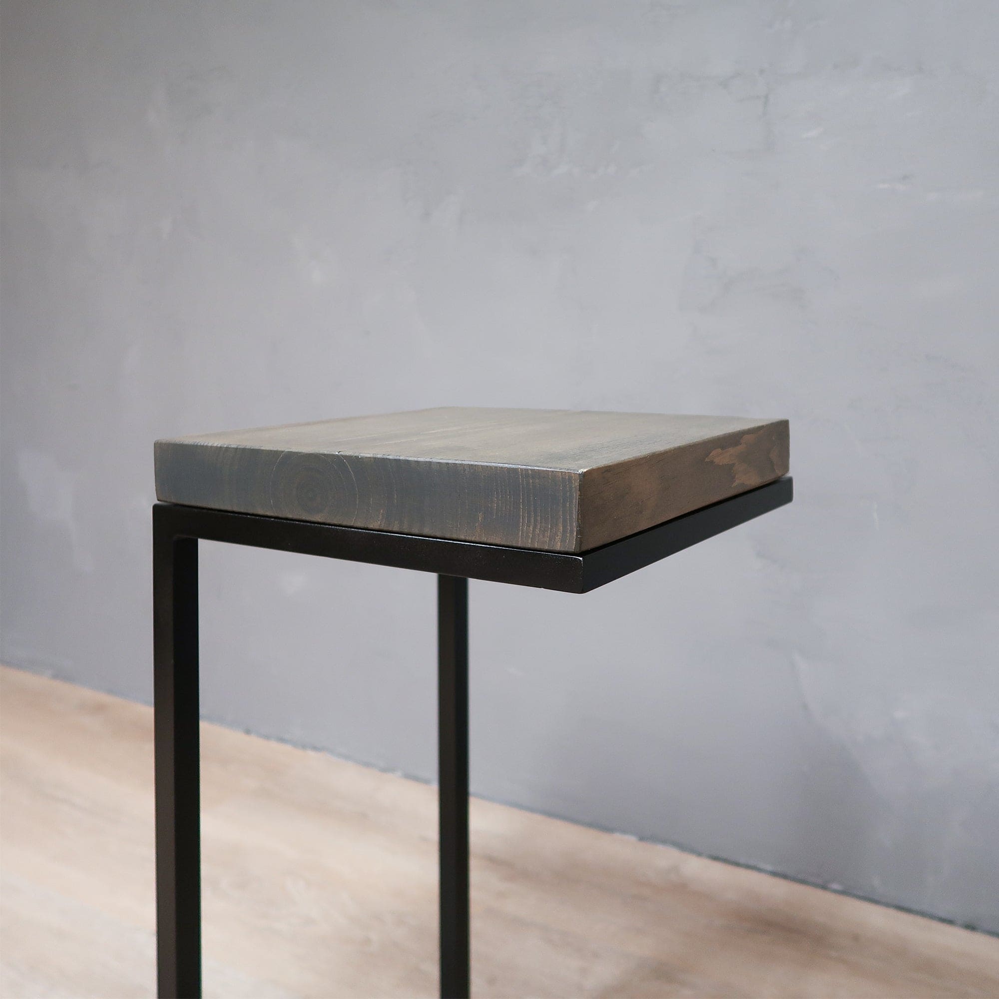 Rustic_C_with_Metal_Aged_Barre