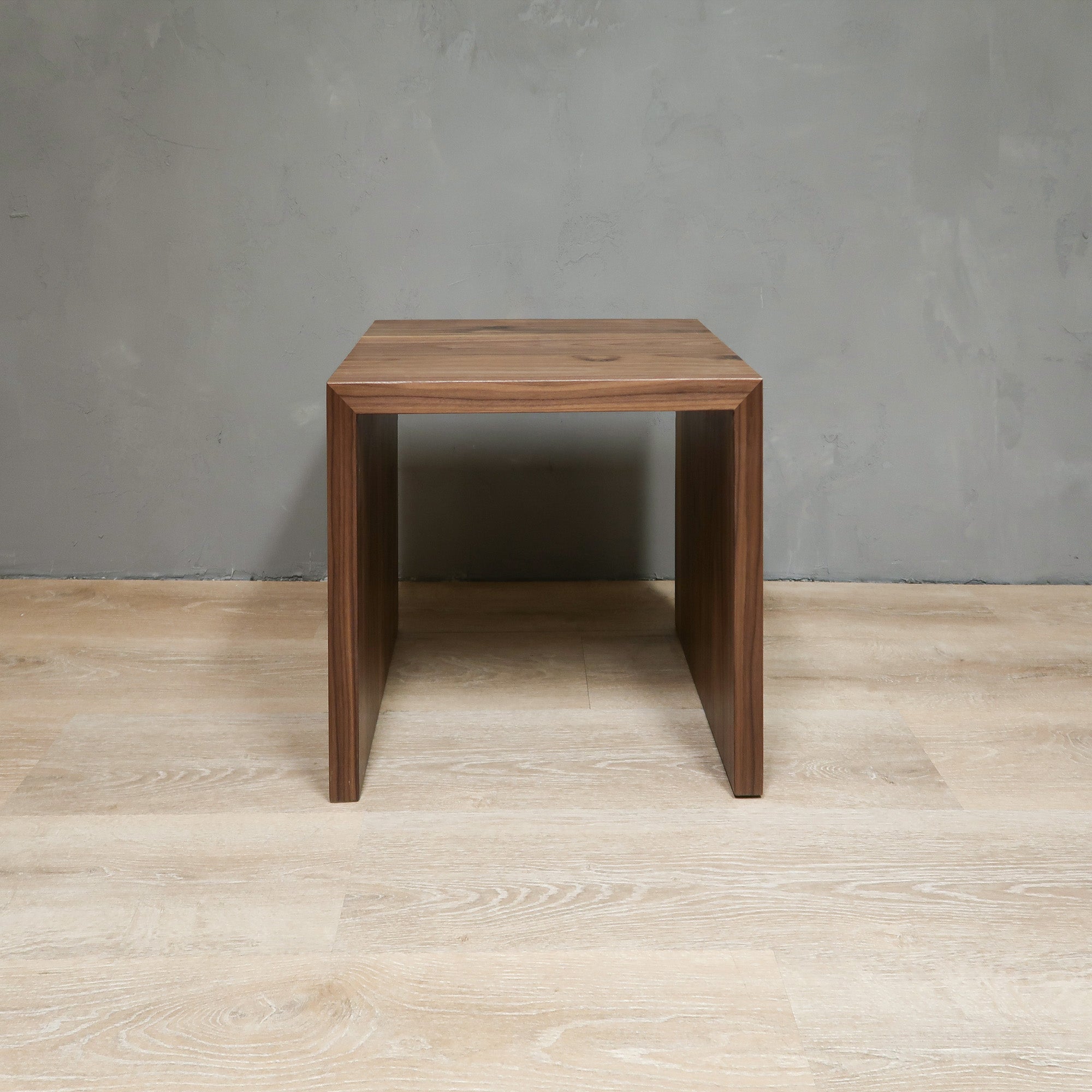 Walnurt_Side_Table_Waterfall_9 Walnurt_Side_Table_Waterfall_9