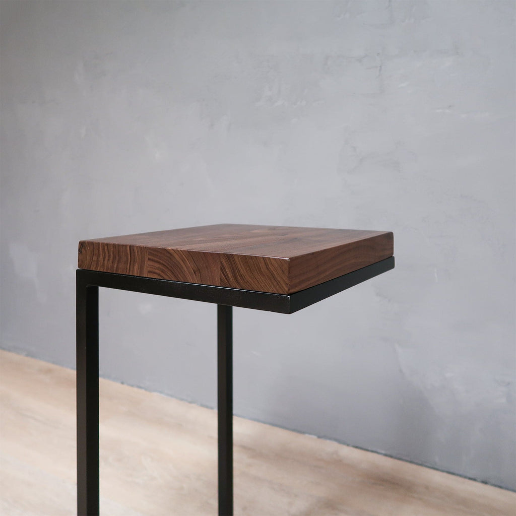 URBANDI Modern White Oak C Shape Side Table with Black Metal Base Handcrafted End Side Tables for Living Room